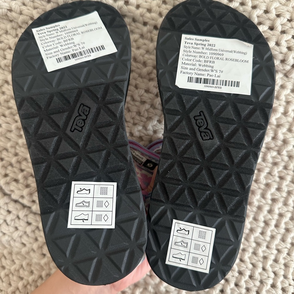 Teva Midform Universal Sandals Bold Floral Rosebloom 7 - Picture 2 of 3